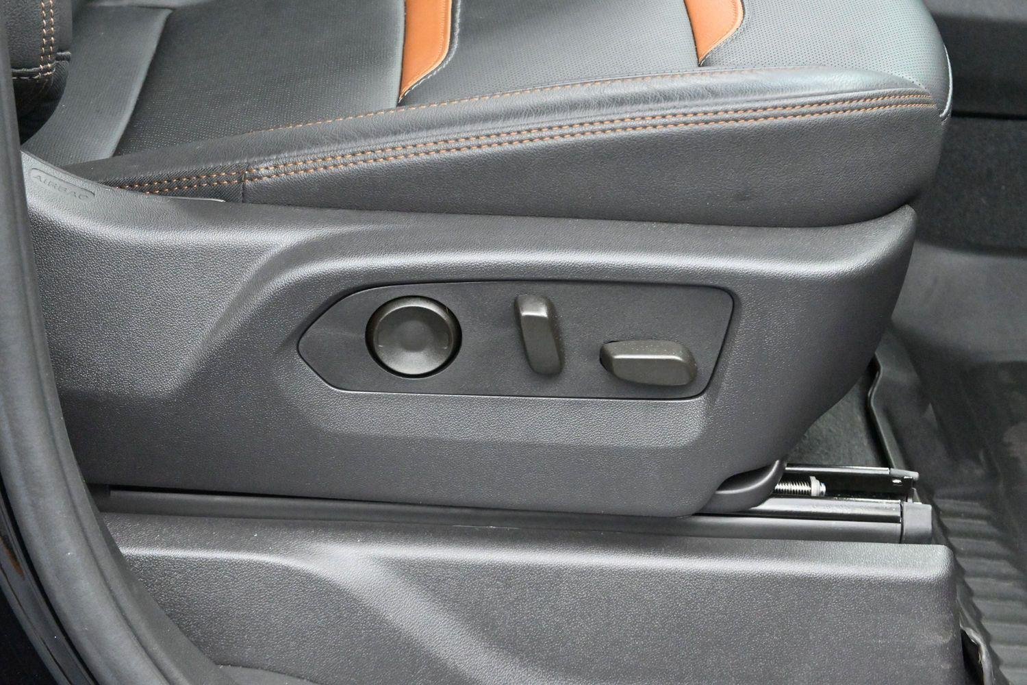 Used 2025 Onyx Black GMC AT4 image 33