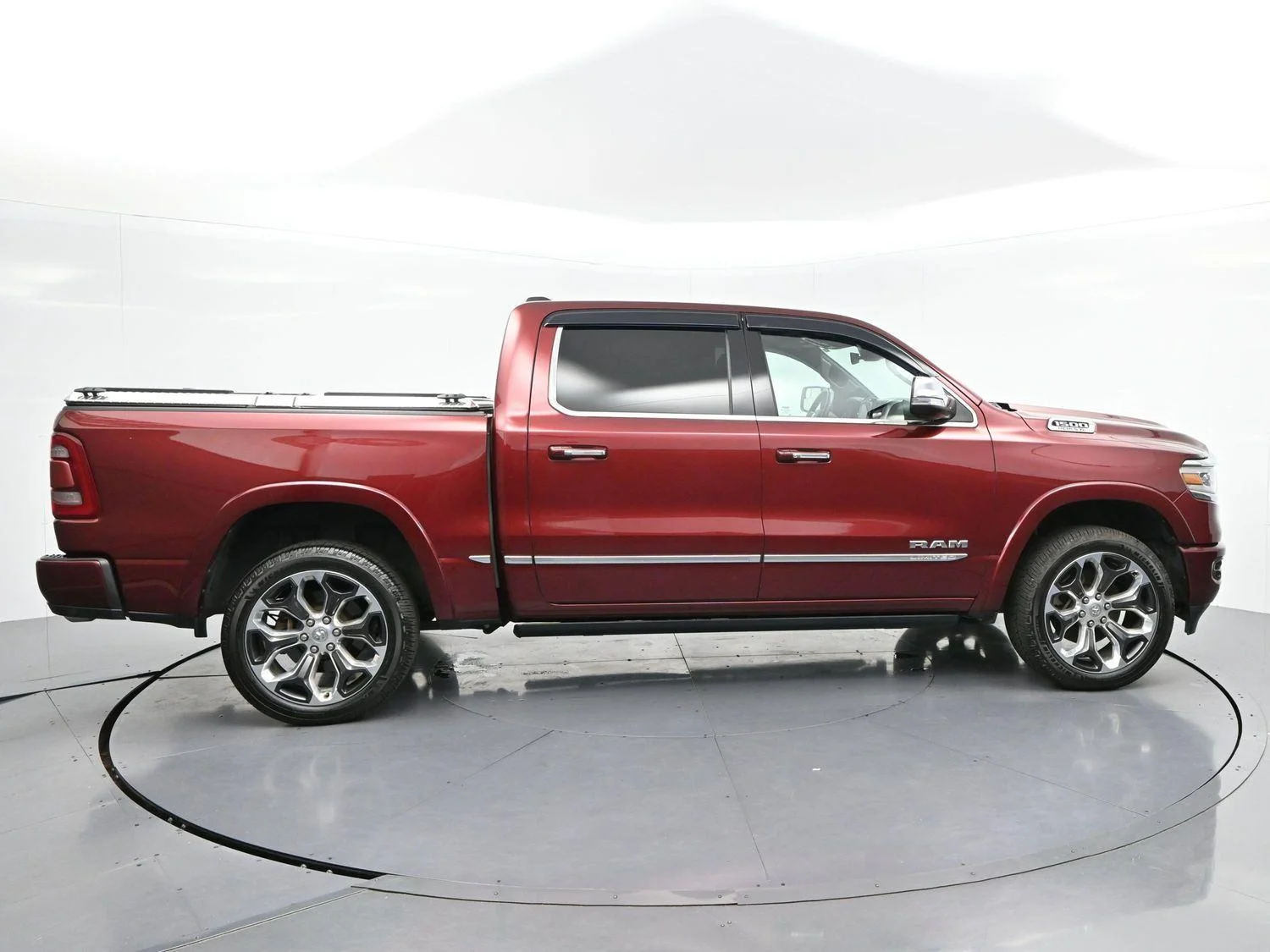 Used 2020 Delmonico Red Pearlcoat Ram Limited image 8
