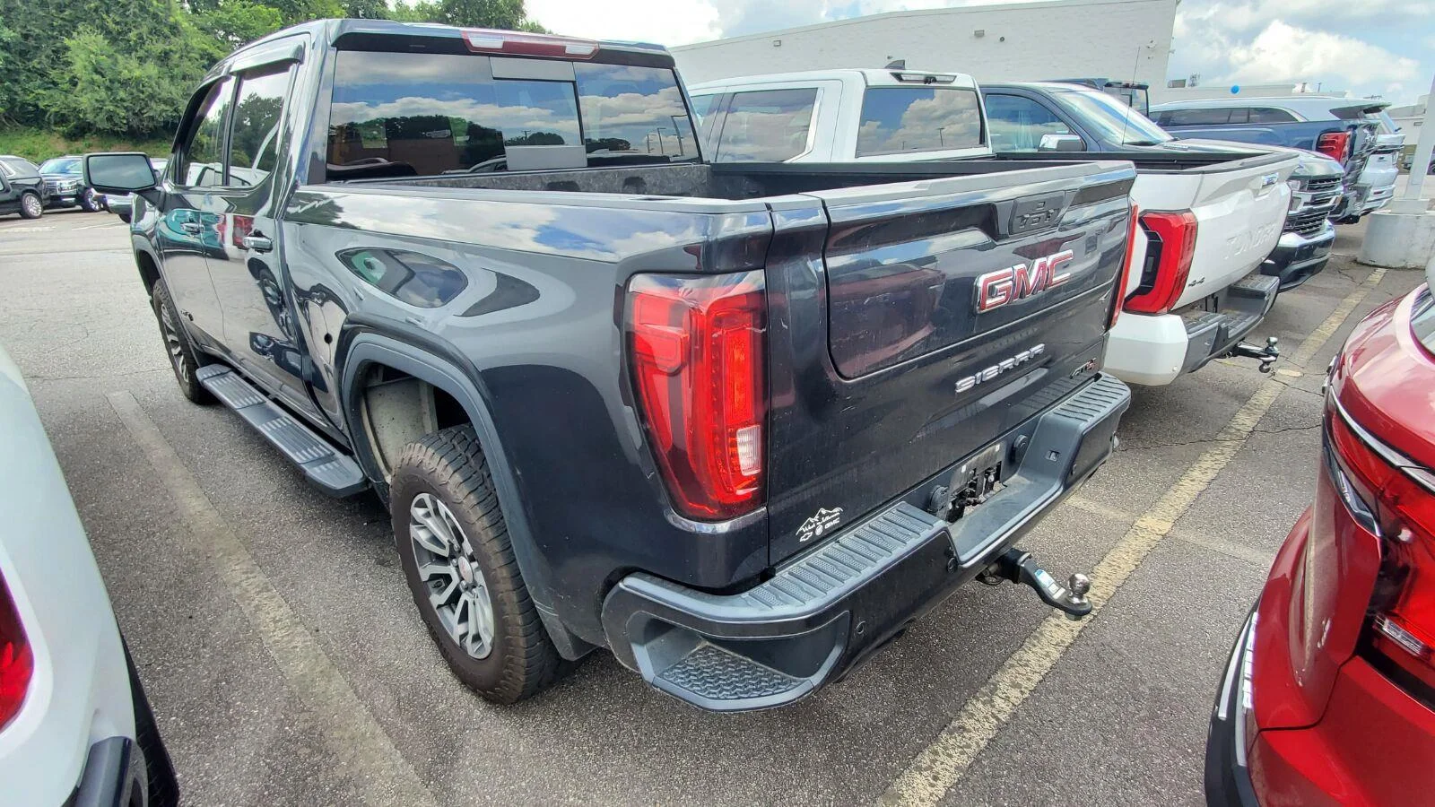 Used 2020 CARBON BLACK METALLIC GMC AT4 image 8