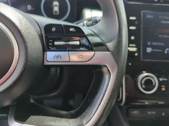 Used 2022 Black Hyundai SEL image 13