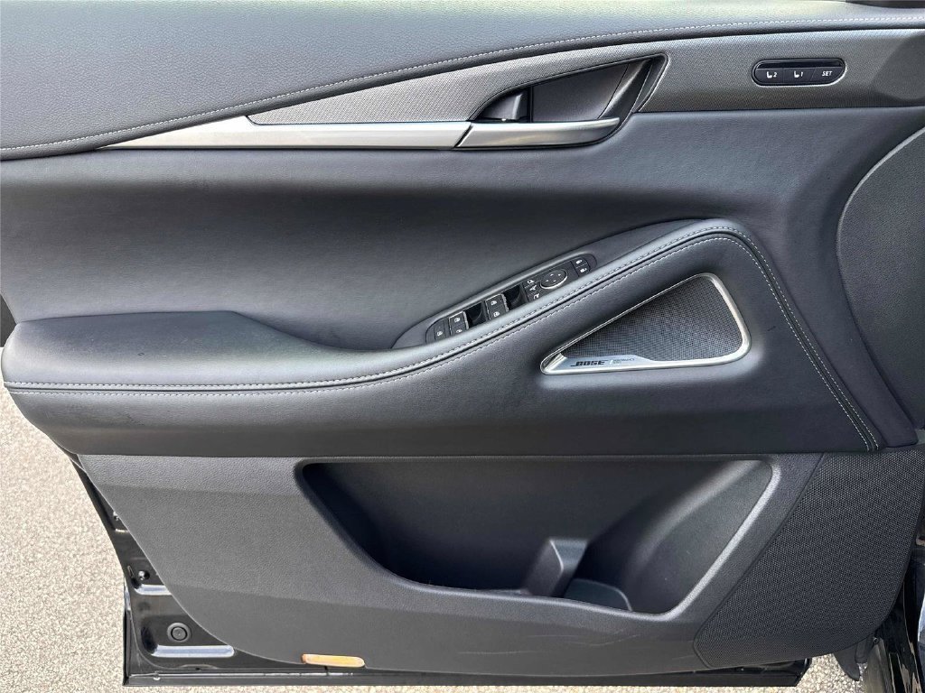 Used 2025 Black INFINITI LUXE image 10