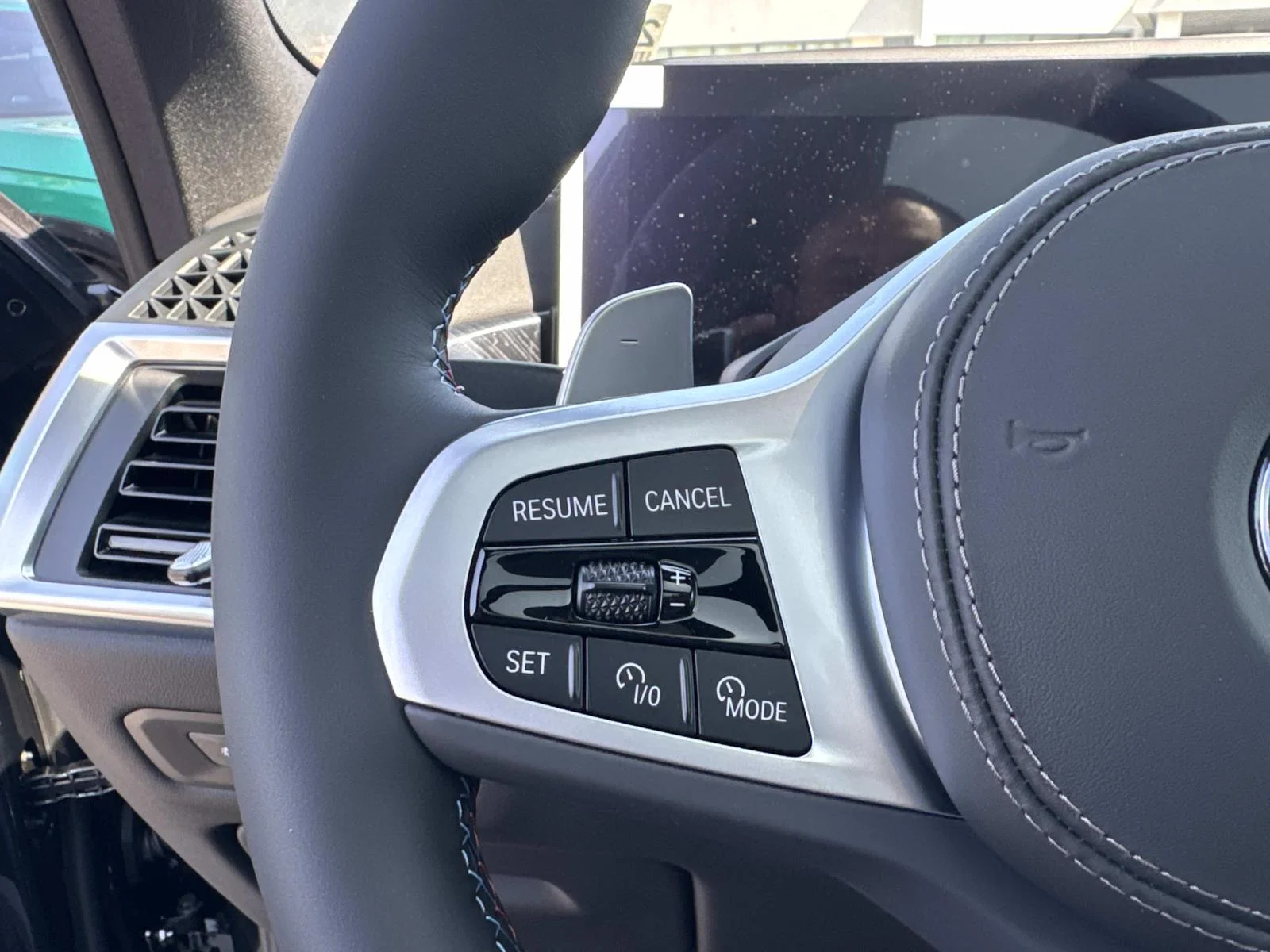 New 2026 Black Sapphire Metallic BMW M60i image 17