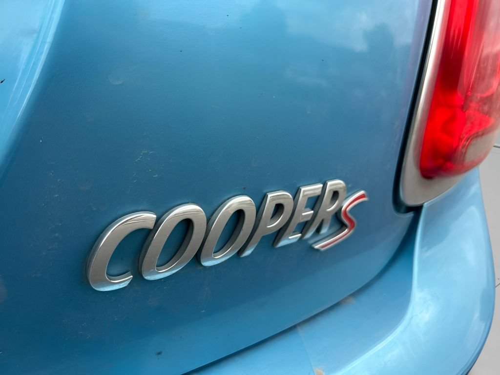 Used 2016 Electric Blue Metallic MINI Base image 8