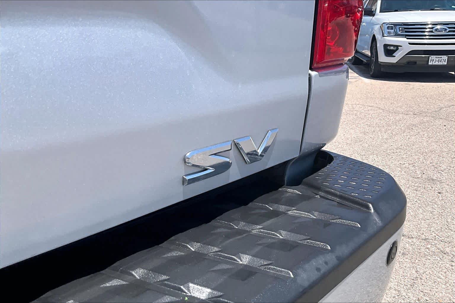 Used 2018 Brilliant Silver Nissan SV image 10