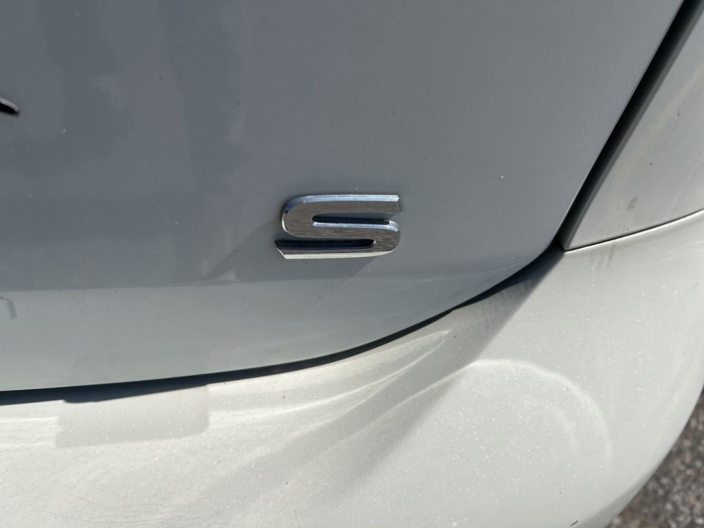 Used 2012 White Nissan 3.5 S image 4