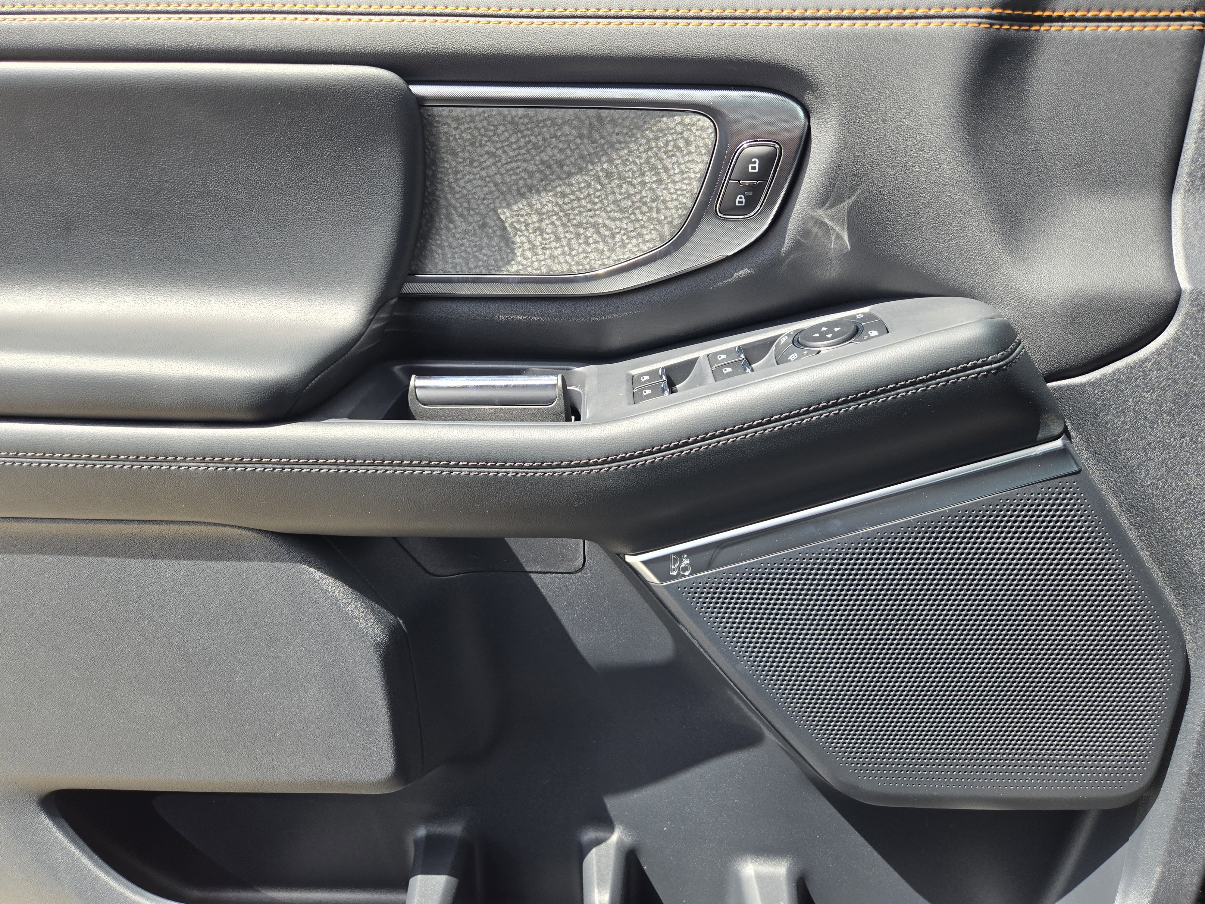 New 2026 Agate Black Metallic Ford Tremor image 13
