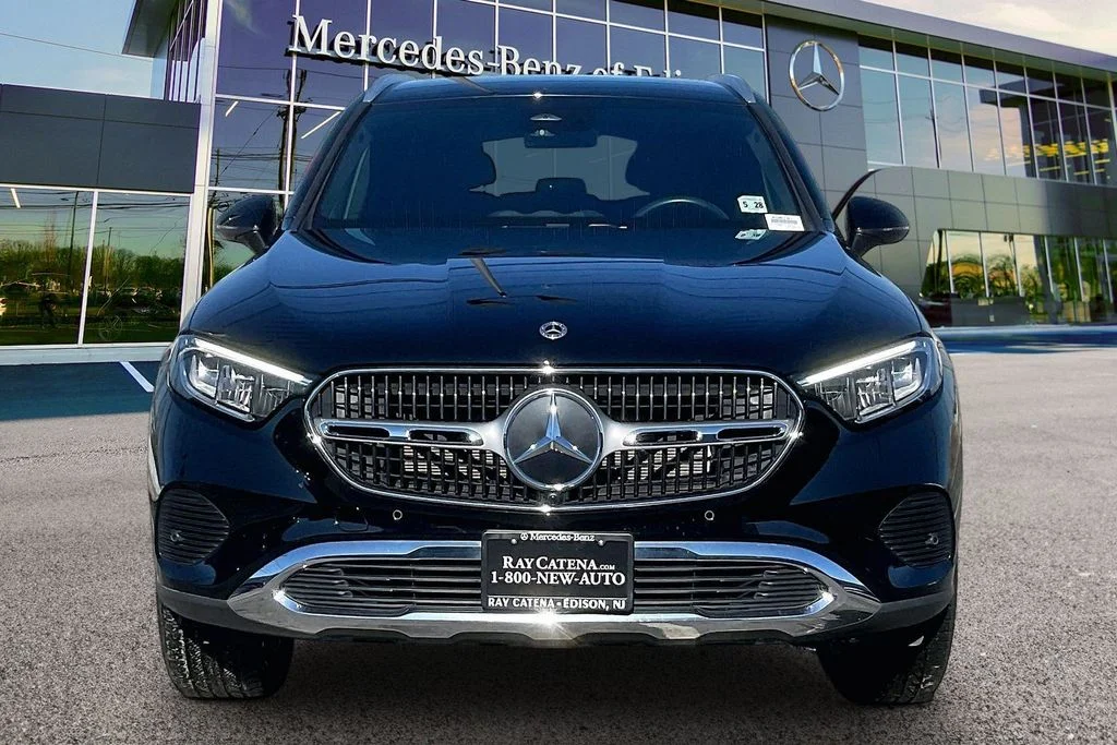 2023 Mercedes-Benz GLC GLC 300 - Photo 3