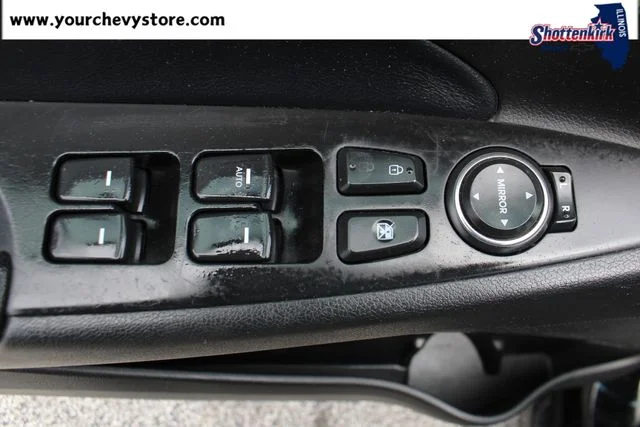 Used 2011 Black Hyundai SE image 19