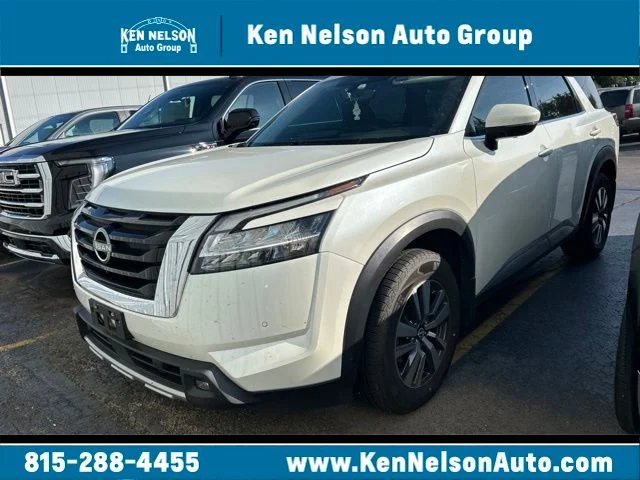 2023 Nissan Pathfinder SL
