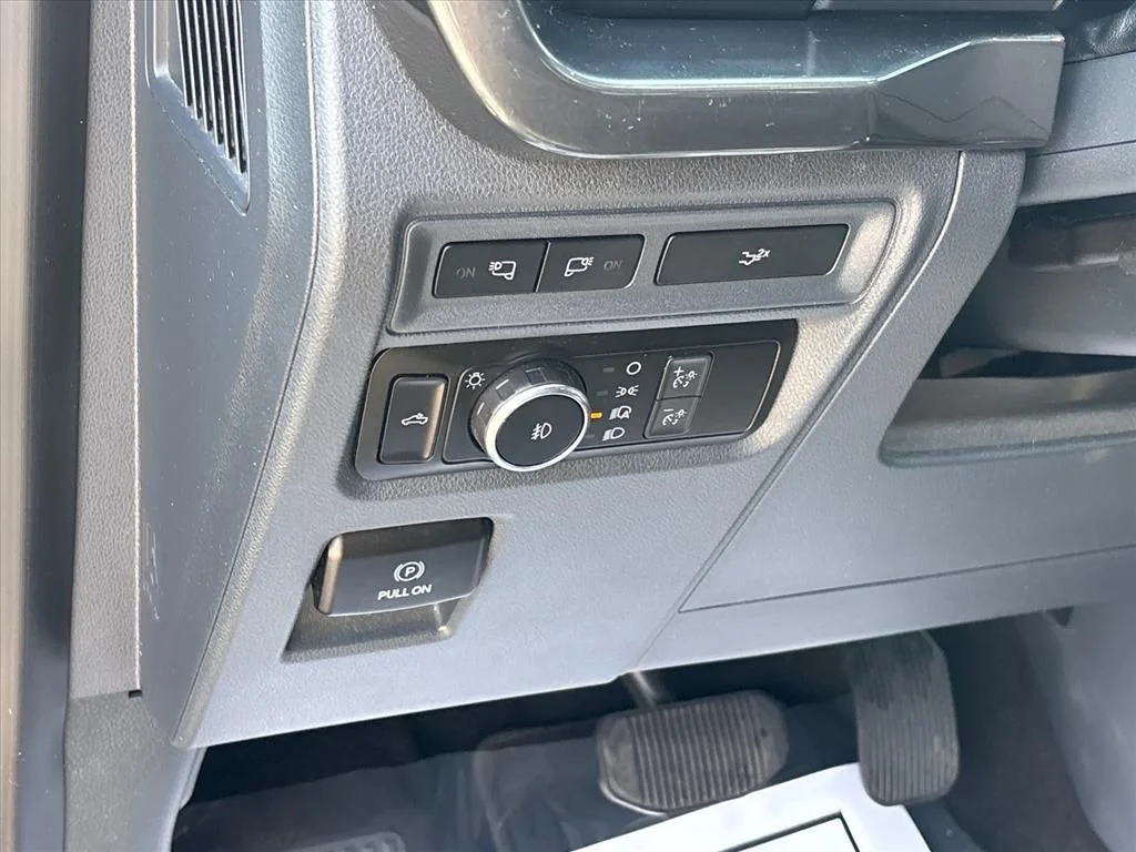 Used 2023 Gray Ford XLT image 27