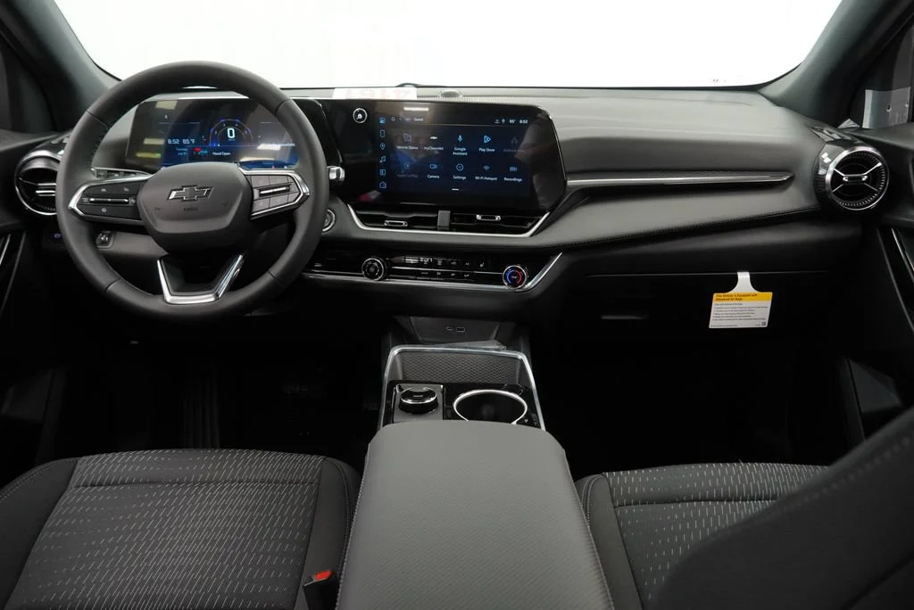 New 2027 Summit White Chevrolet LT image 7