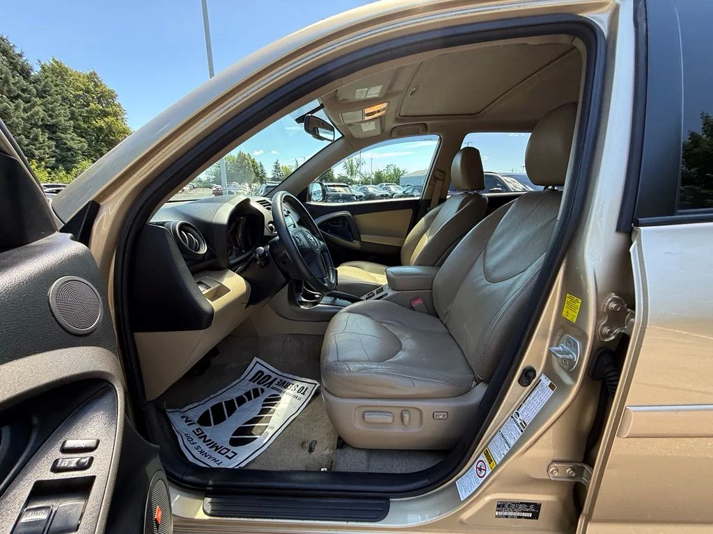 Used 2009  Toyota Limited image 11