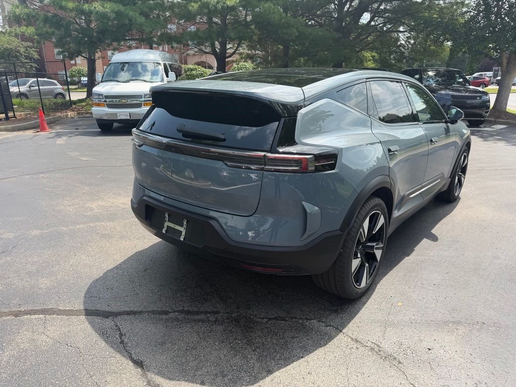 Used 2025  Polestar Long Range Dual Motor image 8