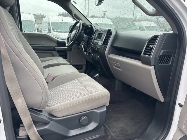 Used 2017 Oxford White Ford XLT image 9