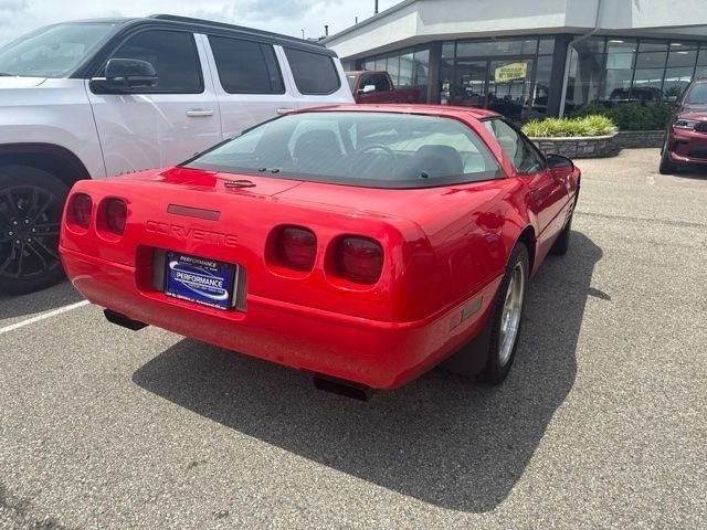 Used 1994 Red Chevrolet Base image 4
