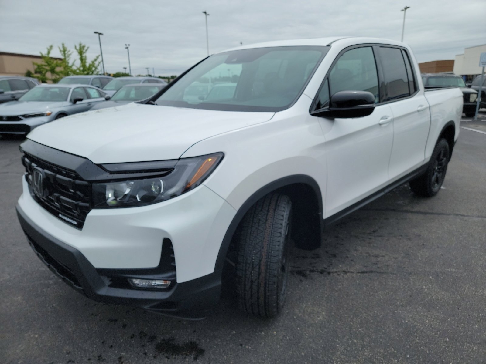 New 2026 Platinum White Pearl Honda Black Edition image 3