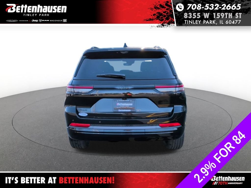 New 2026 Diamond Black Crystal Pearl-Coat Exterior Paint Jeep Limited Reserve image 6