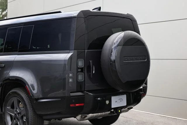 New 2026 Gray Land Rover X-Dynamic SE image 9