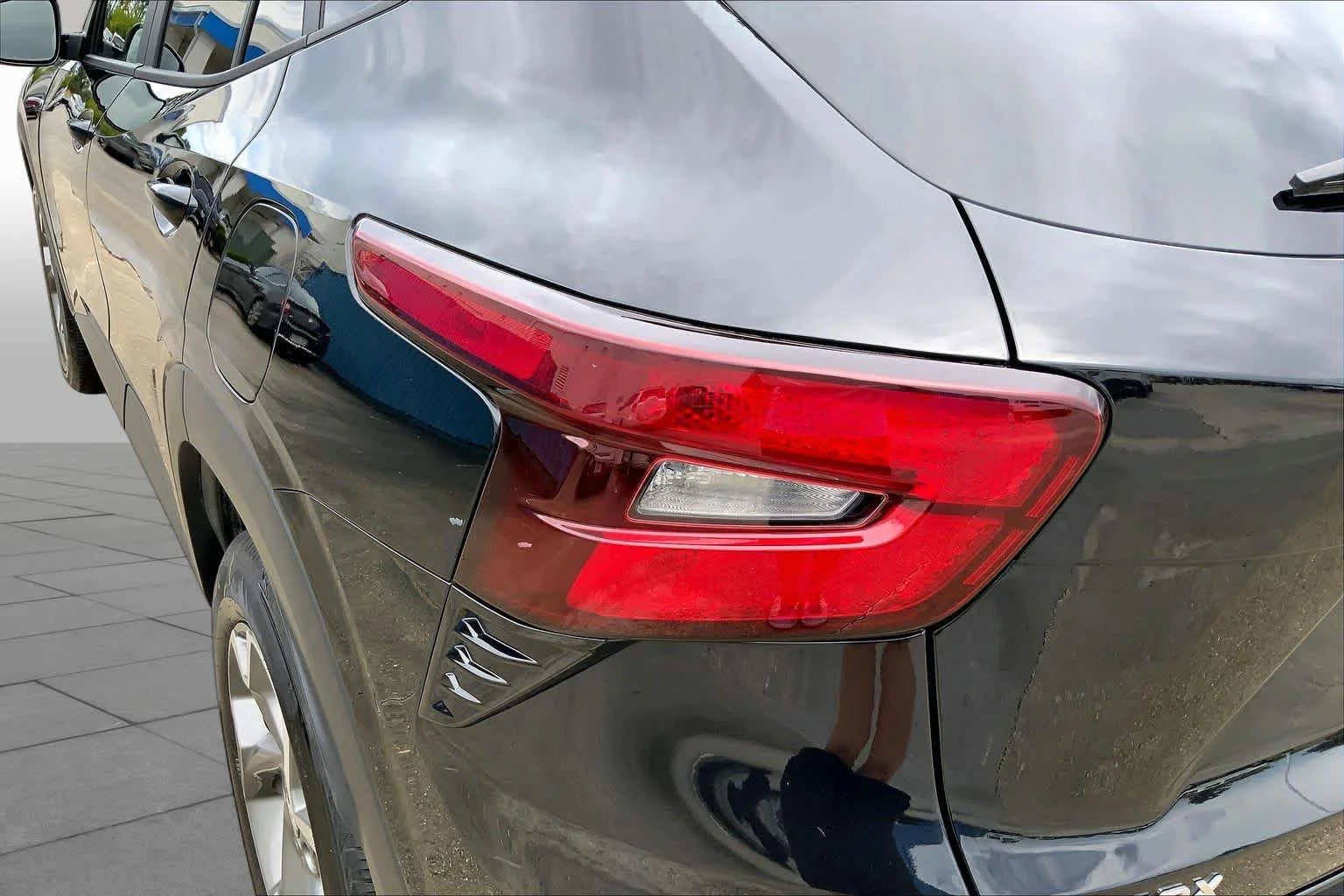 Used 2025 Mosaic Black Metallic Chevrolet LT image 28