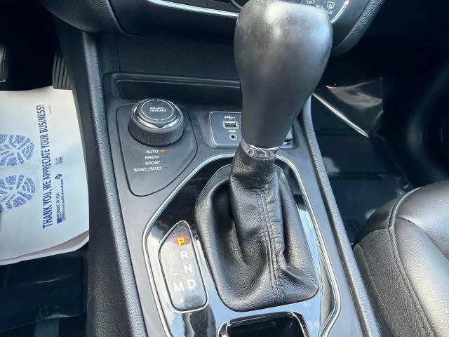 Used 2019 Granite Crystal Clearcoat Metallic Jeep  image 20