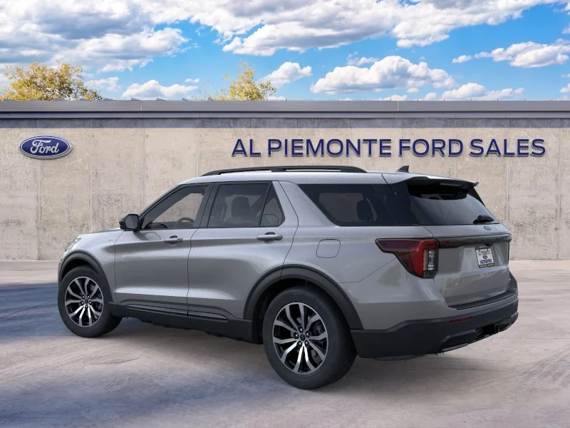 New 2026 Carbonized Gray Metallic Ford ST-Line image 4