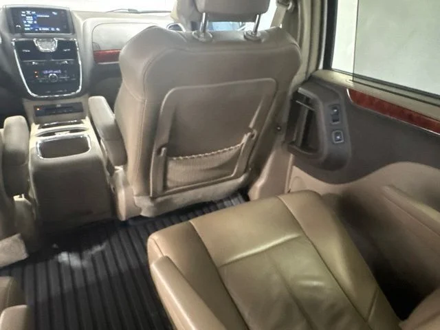 Used 2015 Beige Chrysler Limited image 25