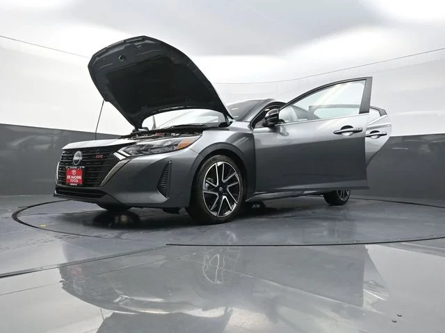 Used 2025 Gray Nissan SR image 41