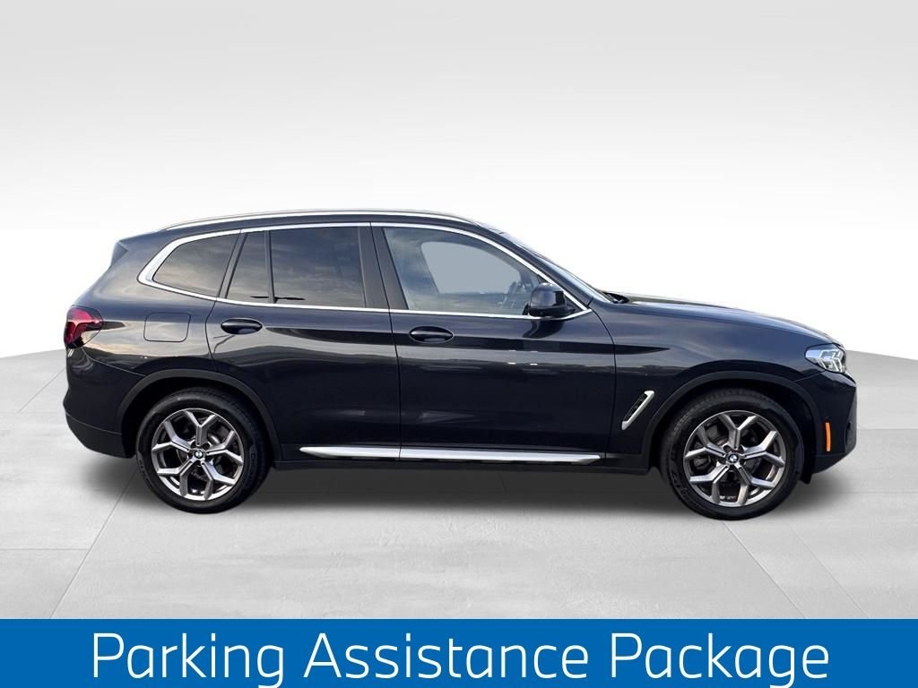 Used 2024 Gray BMW xDrive30i image 4