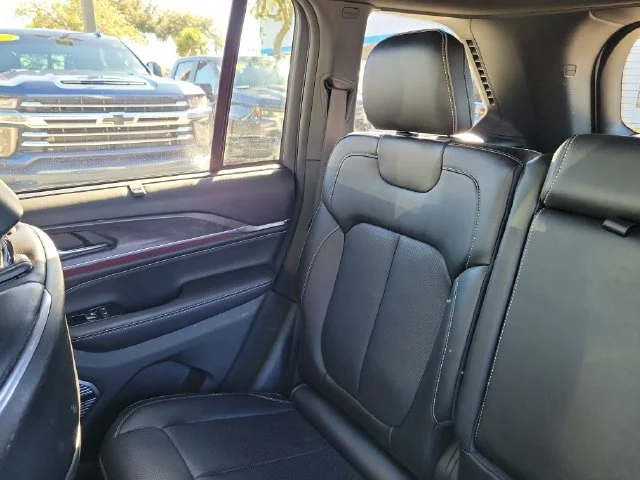 2023 Jeep Grand Cherokee Overland - Photo 13