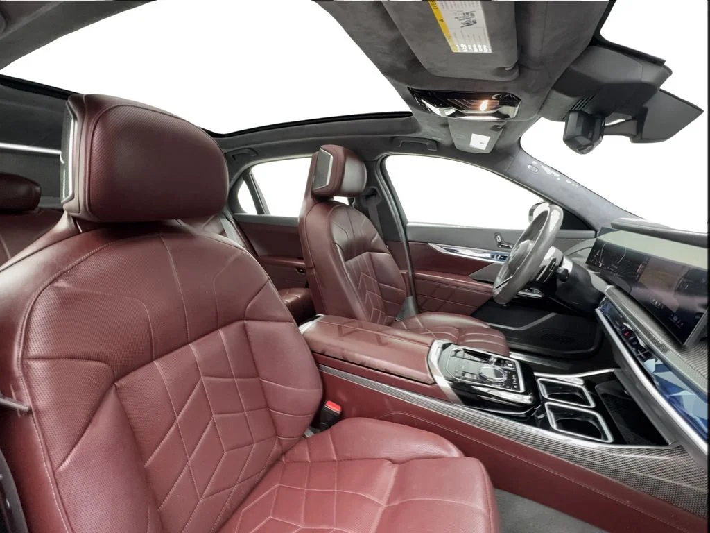 Used 2023 Black BMW 740i image 27