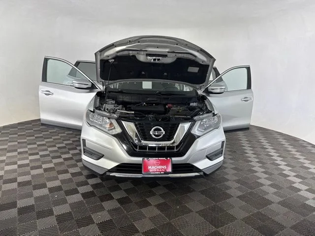 Used 2017 Silver Nissan SV image 11