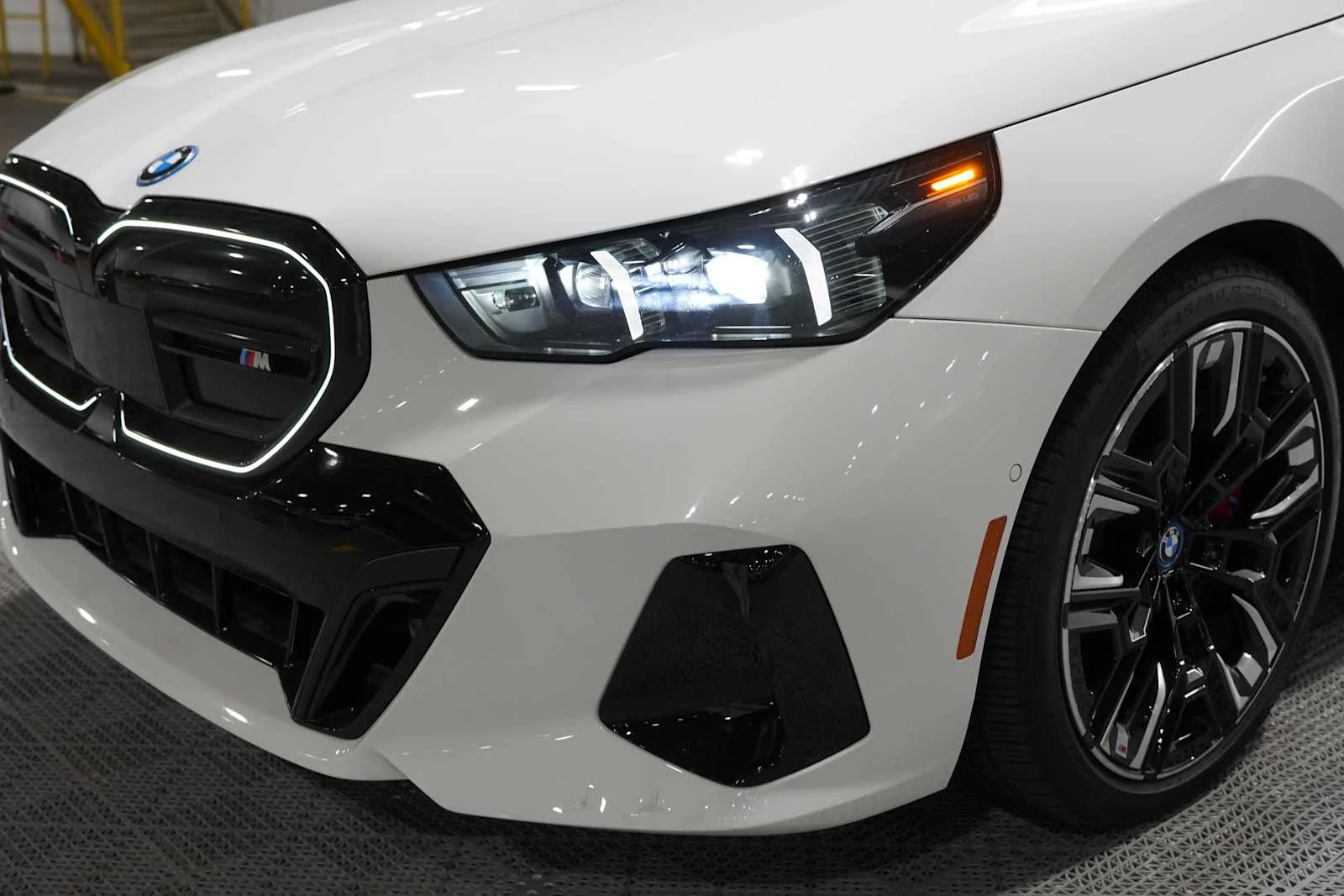 Certified Used 2024 Alpine White BMW M60 image 7