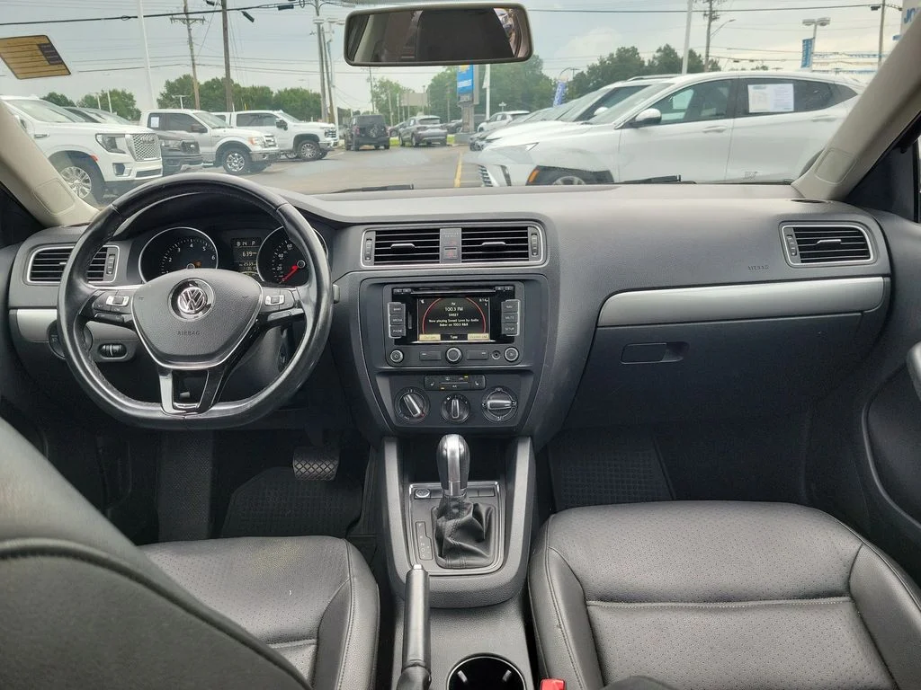 Used 2015 Gray Volkswagen 1.8T SE image 9