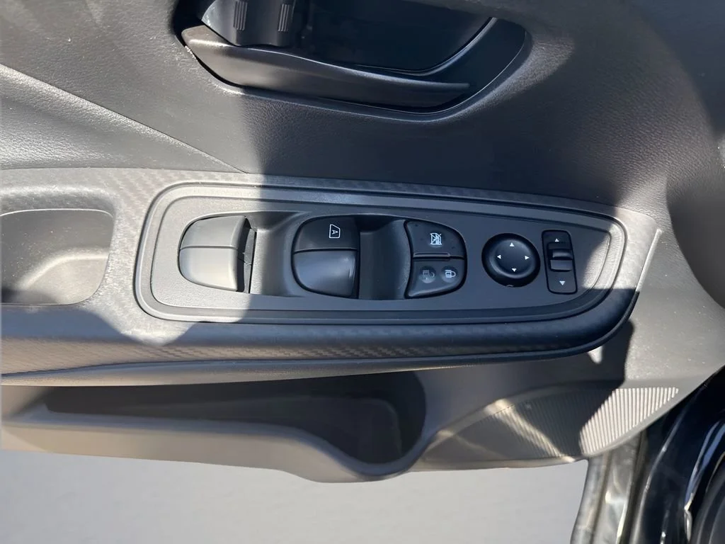 Used 2020 Black Nissan S image 24