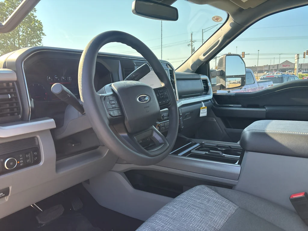 New 2026 Oxford White Ford F-250® XLT image 11