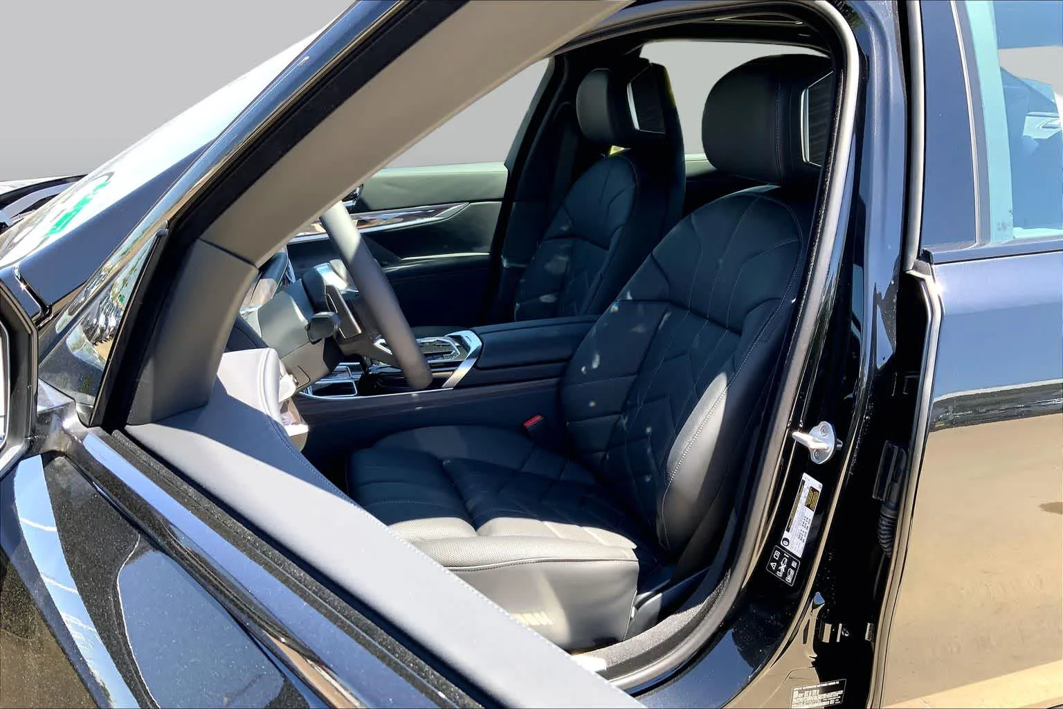 New 2026 Black Sapphire Metallic BMW 760i xDrive image 9