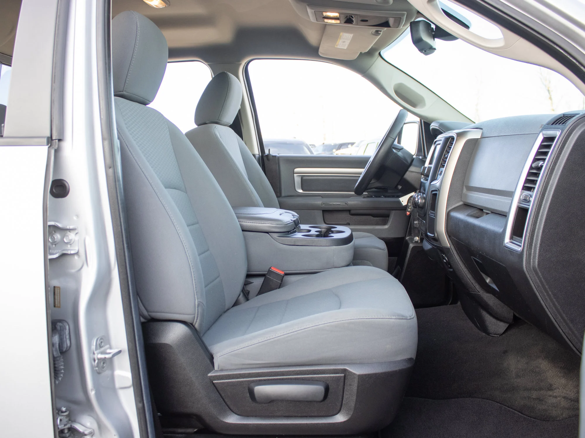 Used 2013 Silver RAM SLT* Crew Cab 4x4, 3.6L V6, Tonneau Cover, A/T Tires image 18
