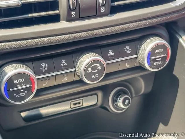 2025 Alfa Romeo Giulia Base - Photo 28