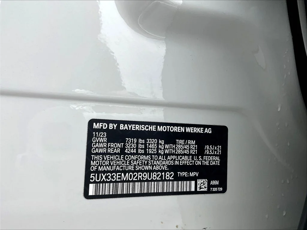 Used 2024 White Metallic BMW M60i image 19