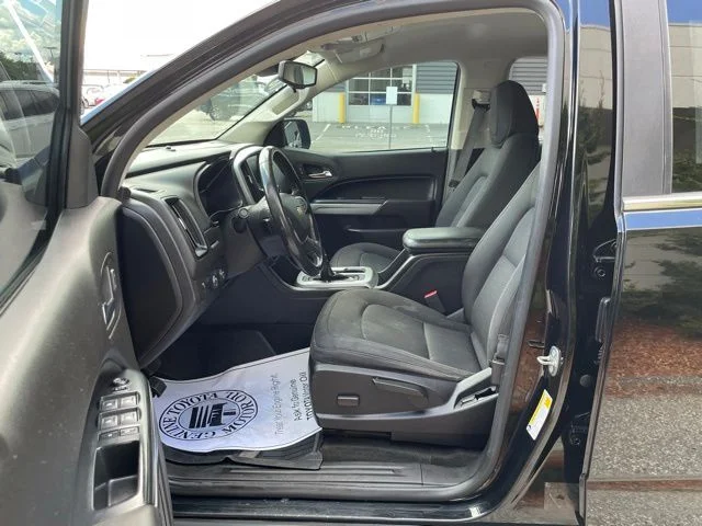 Used 2018 Black Chevrolet LT image 9