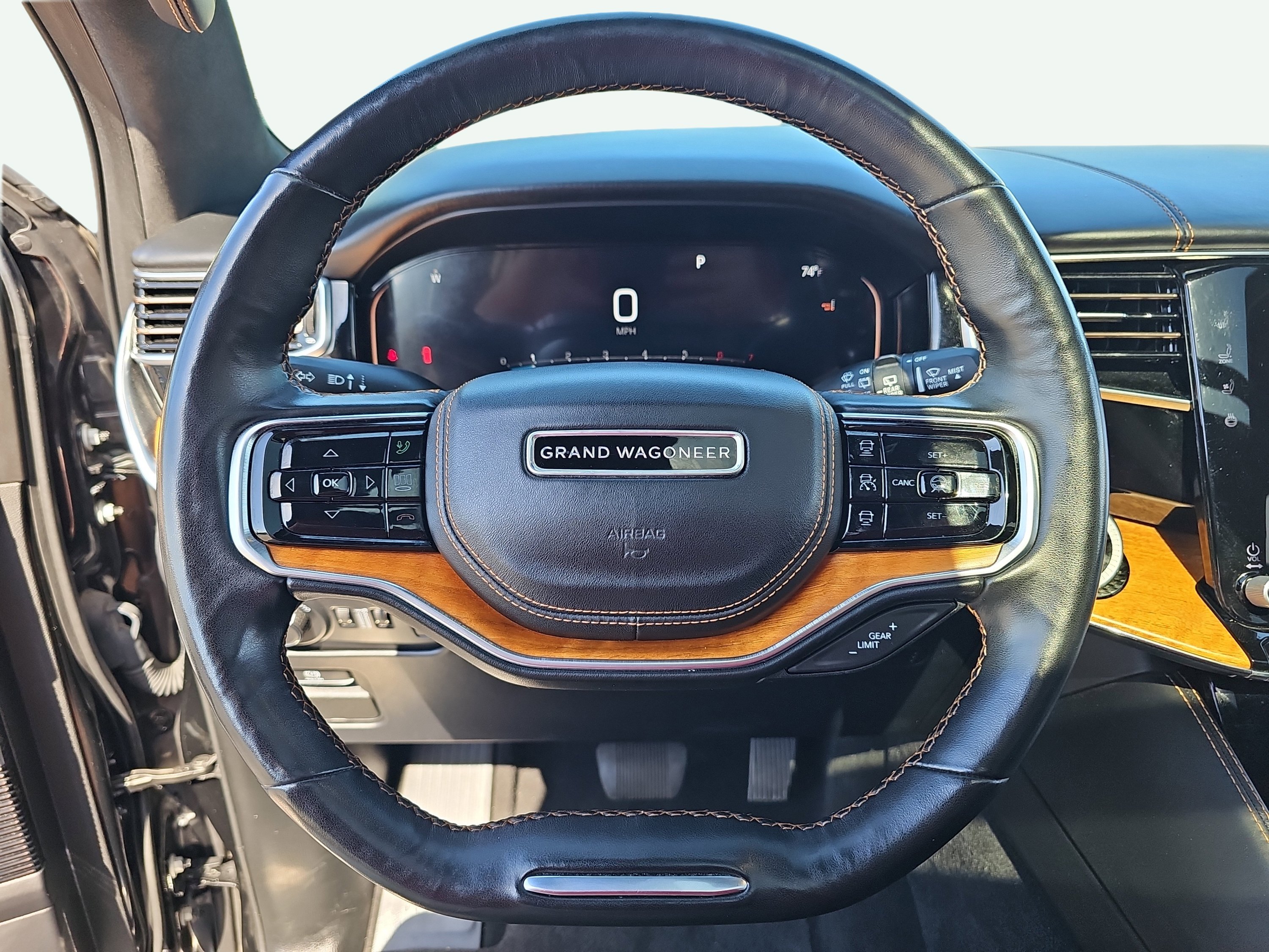 Used 2022 Diamond Black Crystal Pearlcoat Jeep Series III image 19