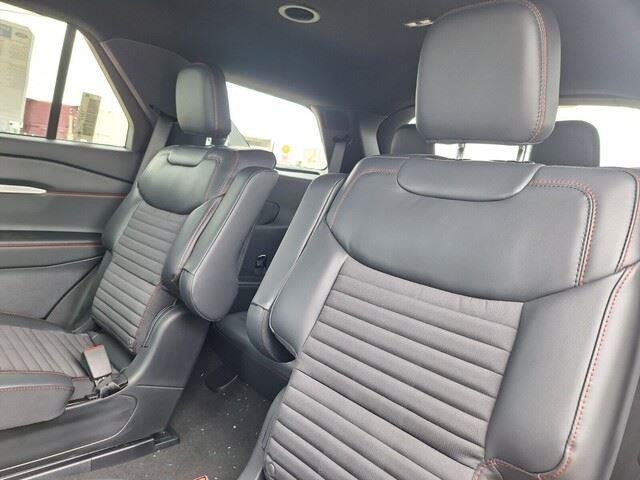 New 2026 Rapid Red Metallic Tinted Clearcoat Ford ST-Line image 27