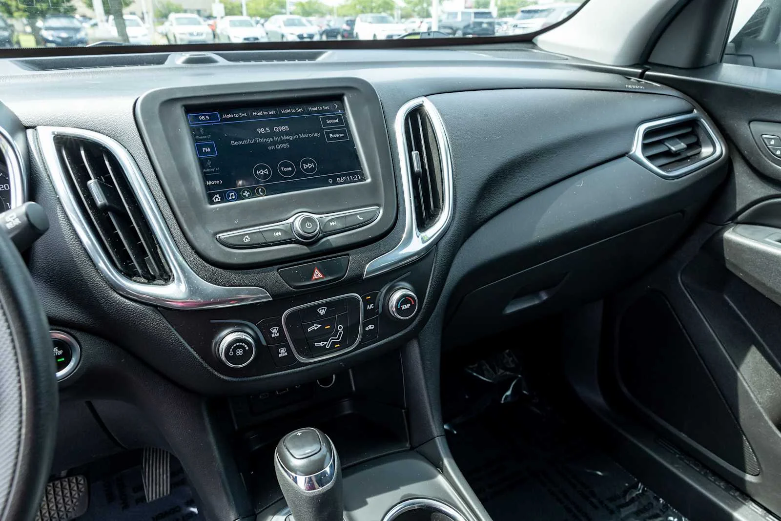 Used 2019 SUMMIT WHITE Chevrolet LT image 18
