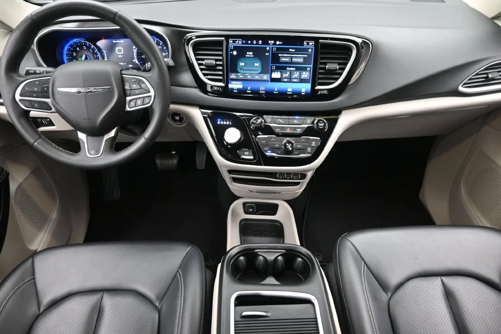 Used 2024 White Chrysler Touring L image 16