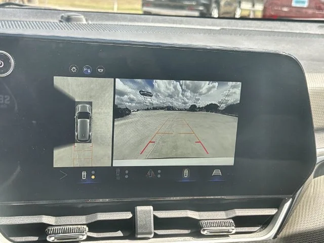 Certified Used 2025 Summit White Chevrolet LT image 14