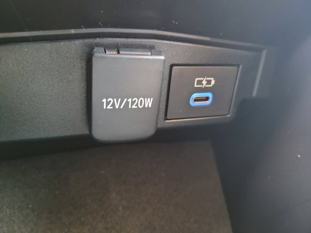 Used 2022 White Toyota LE image 26