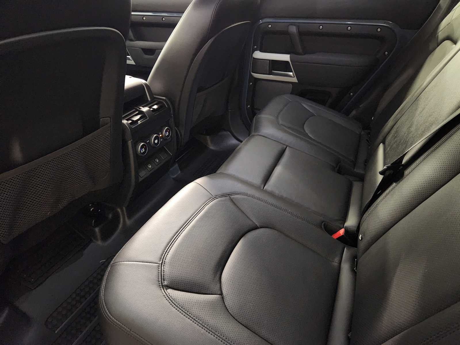 Used 2023 Tasman Blue Metallic Land Rover S image 29