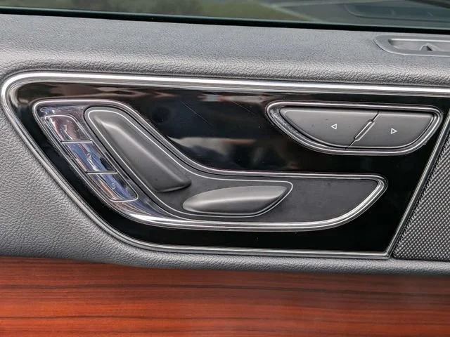 Used 2022 Infinite Black Lincoln Standard image 20