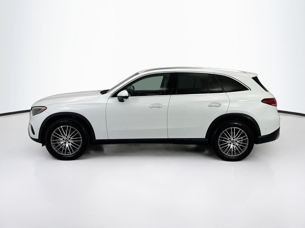 Used 2026 MANUFAKTUR Moonlight White Metallic Mercedes-Benz GLC 300 image 8