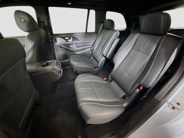 Used 2025 Silver Mercedes-Benz GLS 580 image 26